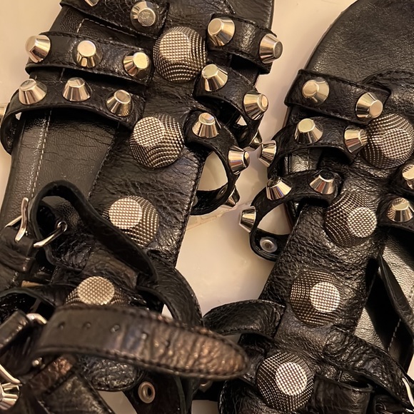 Balenciaga black leather sandals with studs - Picture 2 of 7